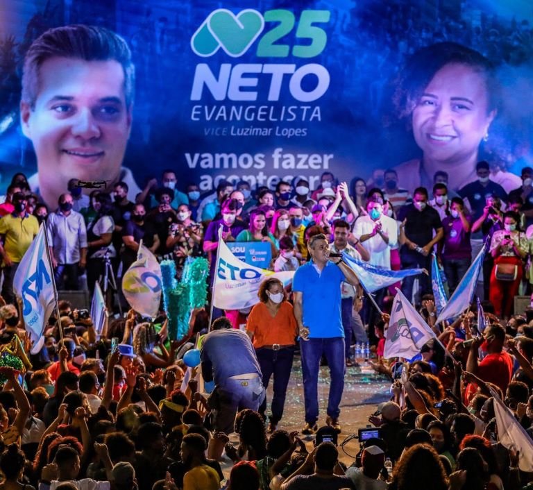 Neto Evangelista junto com sua vice Luzimar Lopes