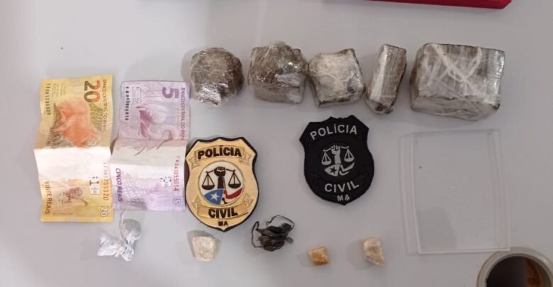 Apreensão de drogas na residência do casal na Vila Vitória