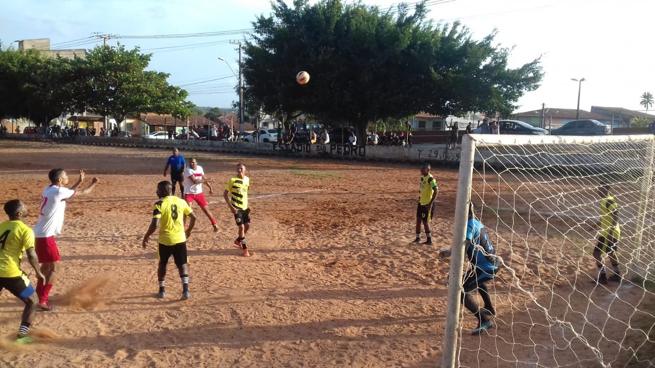Dois times avançaram para as semifinal.