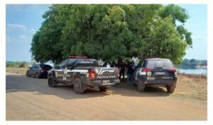 Equipes da Polícia Civil no local