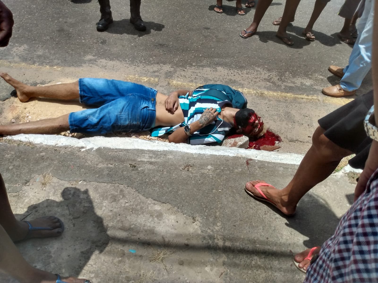 Homem identificado inicialmente como Wesley foi morto com tiros na cabeça