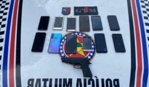 Celulares roubados e o simulacro de arma de fogo