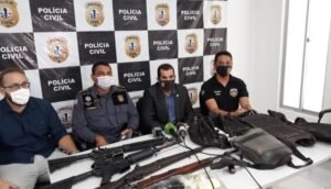 Policiais realizaram as prisões dos suspeitos