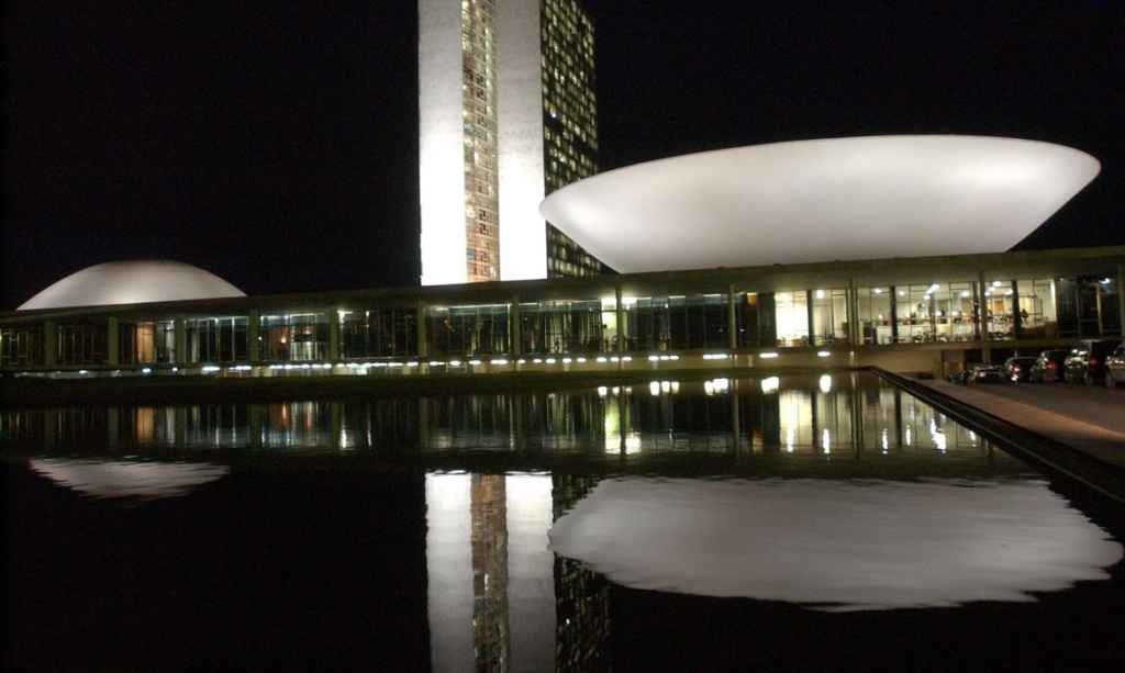 Câmara aprova projeto sobre contratações em universidades