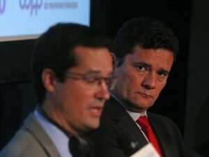 Conversas indicam articulações de Moro com TRF-4 contra Lula, diz defesa
