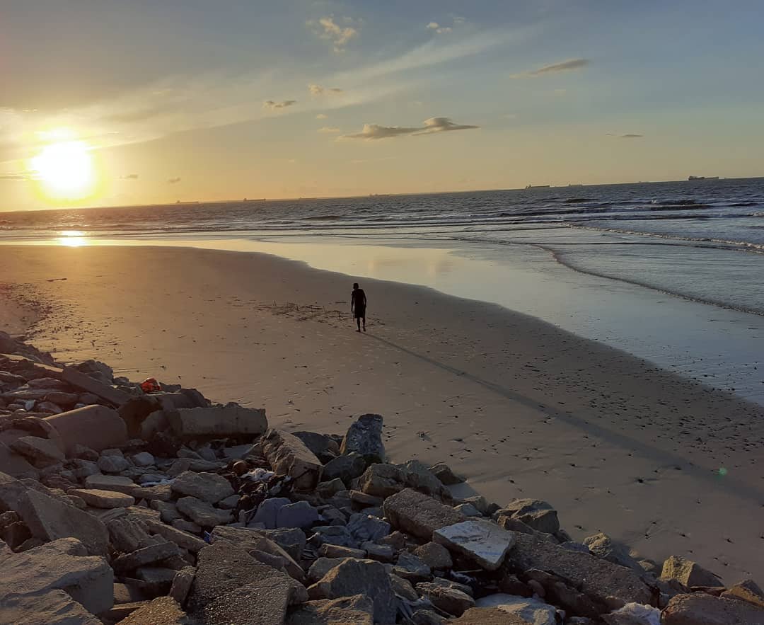 Em São Luís, Praia do Calhau e Praia do Olho D'Água estão impróprias para banho