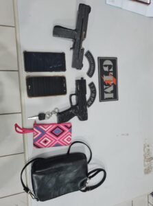 Polícia Militar apreendeu arma de fogo e objetos roubados