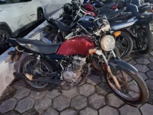 Motocicleta usada pelos suspeitos
