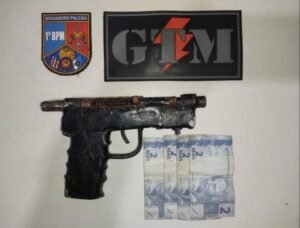 Arma apreendida com o acusado
