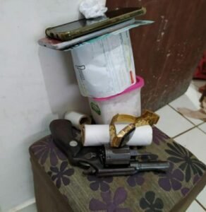 Material apreendido nos imóveis