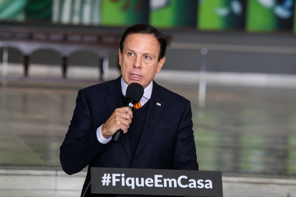 João Doria volta atrás e proíbe realização de cultos nas igrejas