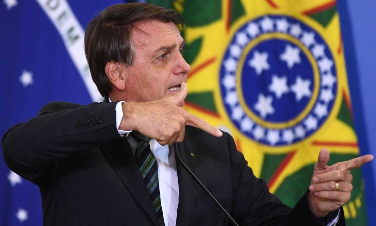 PF intima ao menos 25 para depor por mensagens contra Bolsonaro