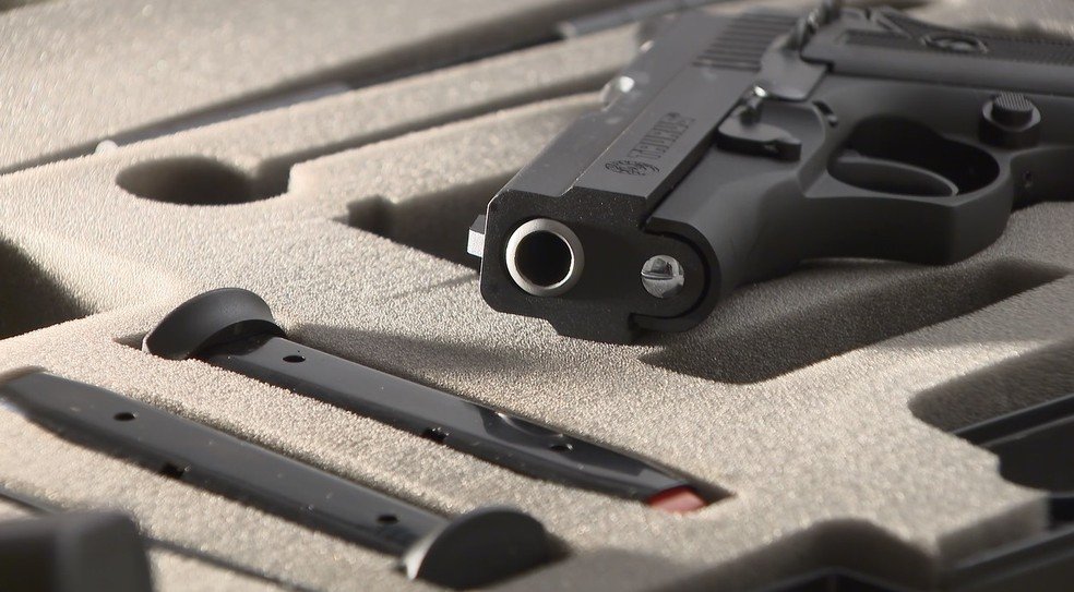 Pedido de vista adia julgamento no Supremo de ação que busca restringir a posse de armas