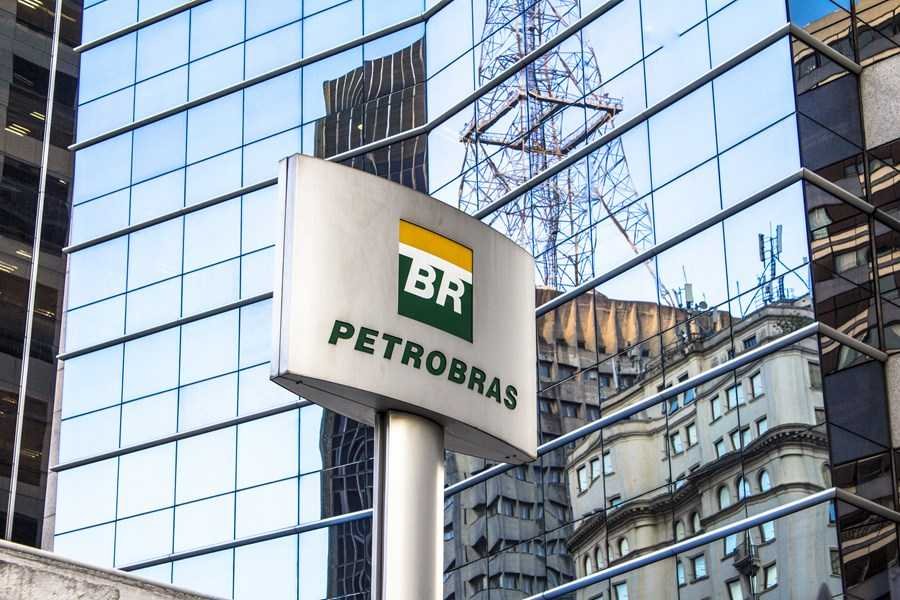 Petrobras convoca assembleia para 12 de abril para debater troca de CEO