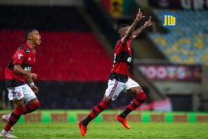 Tímido, Max chamou atenção do Flamengo na Copinha e já fez gol olímpico no Vasco