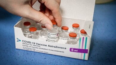 Vacinas de Oxford e da Pfizer são eficazes contra variante brasileira do coronavírus identificada em Manaus, aponta estudo preliminar