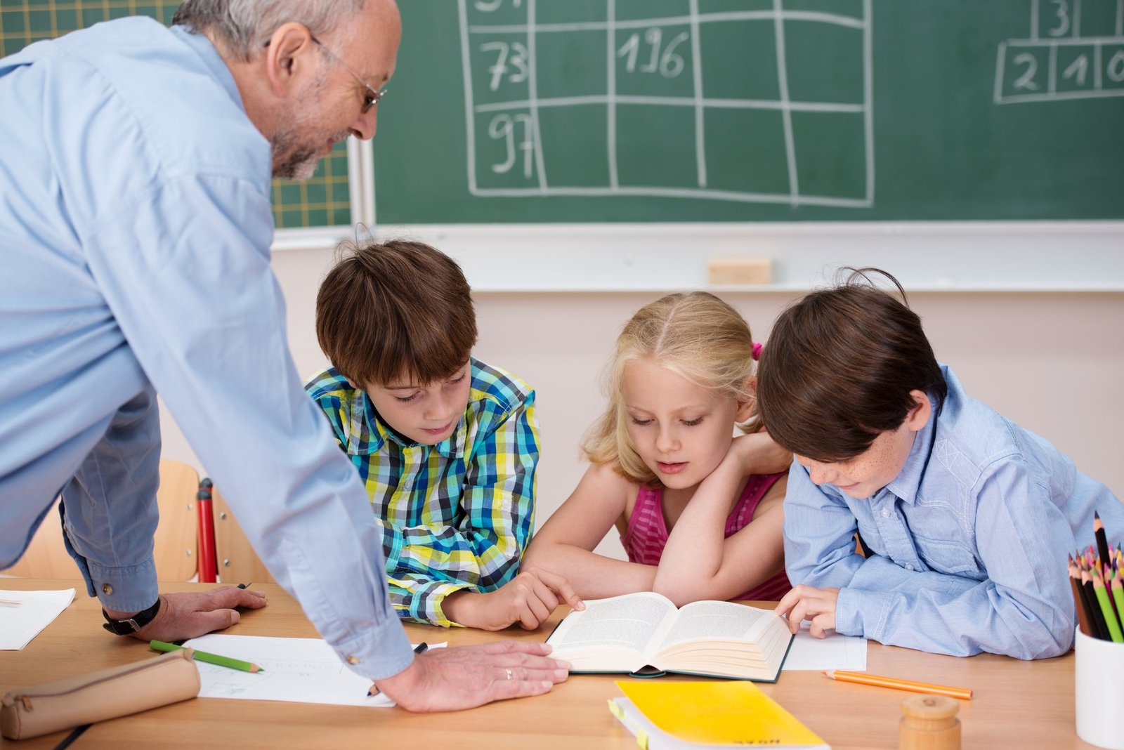 Lei no País de Gales obriga escolas a introduzir ateísmo no ensino