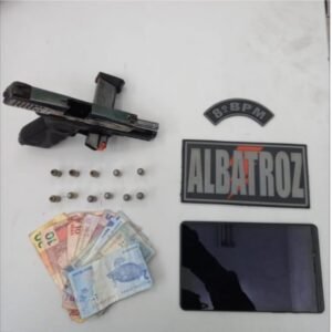 Pistola. 40, com munições intactas