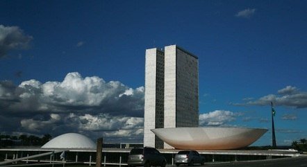 Deputado quer que Câmara reveja aumento do valor de reembolso