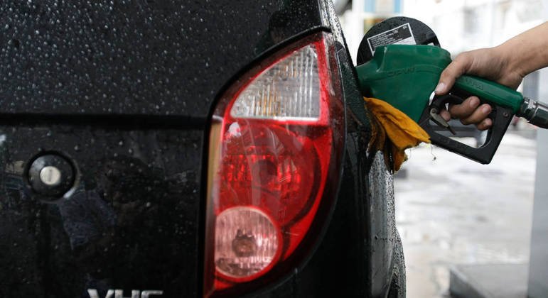 Etanol sobe quase 18% em março; gasolina tem alta de 12%
