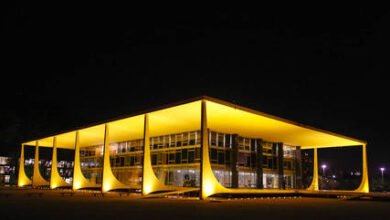 Obrigar escolas a ter Bíblia é inconstitucional, decide STF