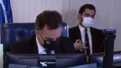 Senado aprova voto de censura a assessor de Bolsonaro