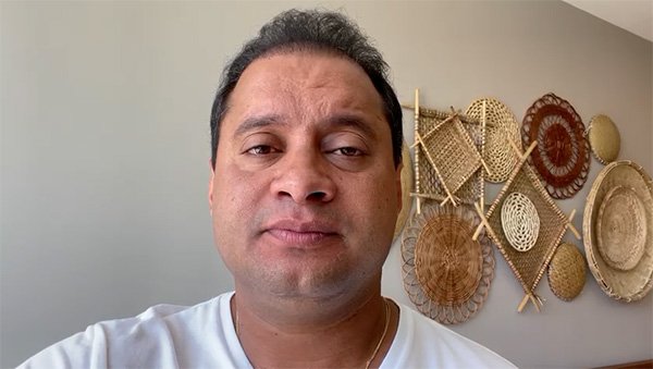 Weverton entra em desespero e pede para barrar pesquisa que mostra sua queda.