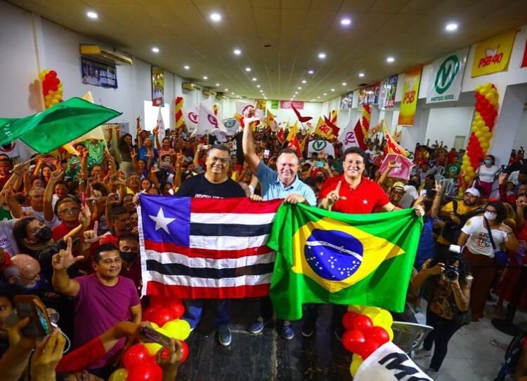 Grupo unido no lançamento da pré-candidatura de Lula à presidência, no Maranhão. (Reprodução)