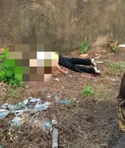 Corpo do sexo masculino encontrado no bairro Areinha (Foto: reprodução)