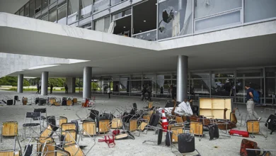 Atos antidemocráticos