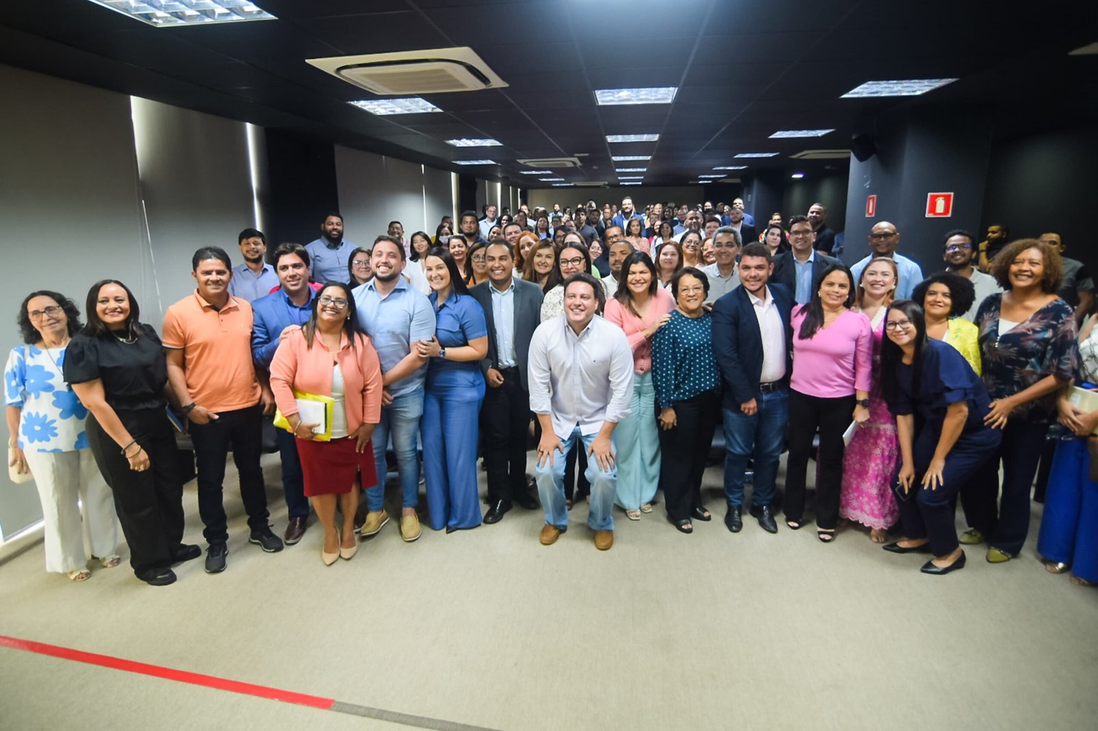 Governo do Estado alinha com educadores metas para educação em 2024