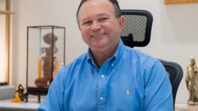 Do Maranhão, Carlos Brandão (PSB) calcula a eleição de 157 prefeitos de partidos aliados, incluindo o PL. Ele, no entanto, amarga derrota na capital